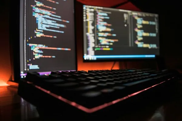 programiranje i pisanje koda pri izradi sajta