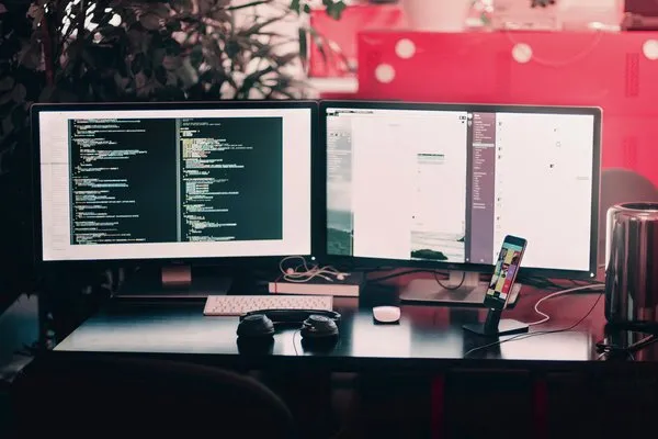programiranje i pisanje koda pri izradi sajta